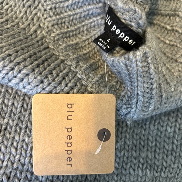 Blu Pepper Gray Sweater with Cream BowTies Large - Picture 5 of 6